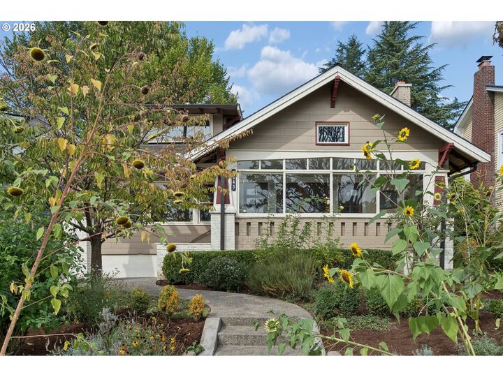 Property Photo: 3543 SE Stark St OR 97214