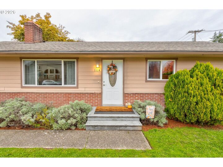Property Photo:  1114 NE 129th St  WA 98685 