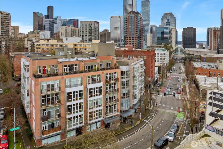 Property Photo:  303 E Pike Street 503  WA 98122 