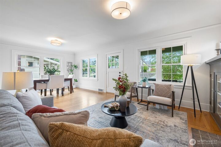 Property Photo:  7916  Renton Avenue S  WA 98118 