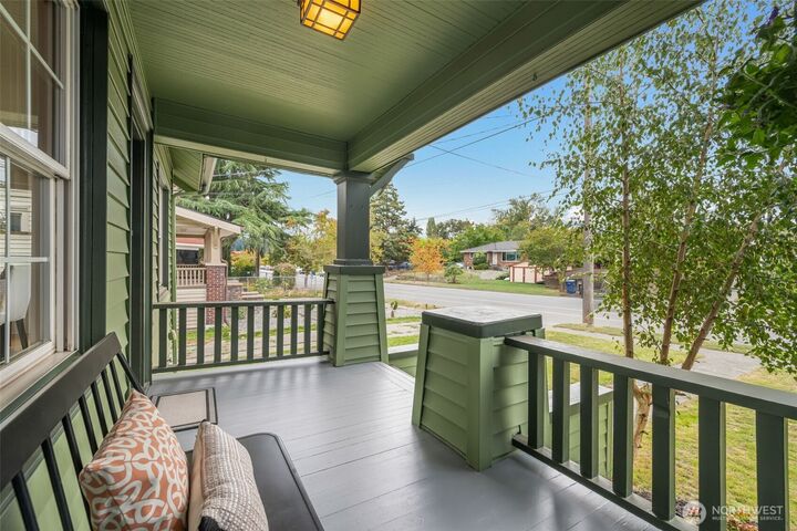 Property Photo:  7916  Renton Avenue S  WA 98118 