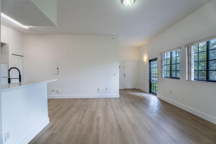 Property Photo: 2801 Riverside Drive 301-S FL 33065
