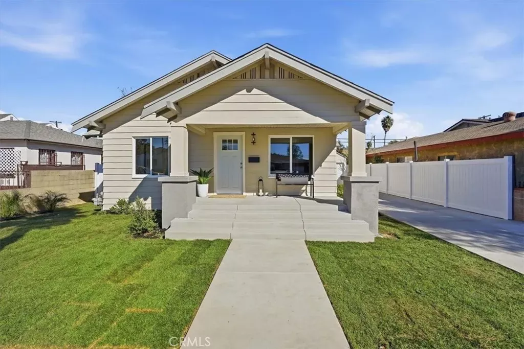 Property Photo:  2064 Myrtle  CA 90806 