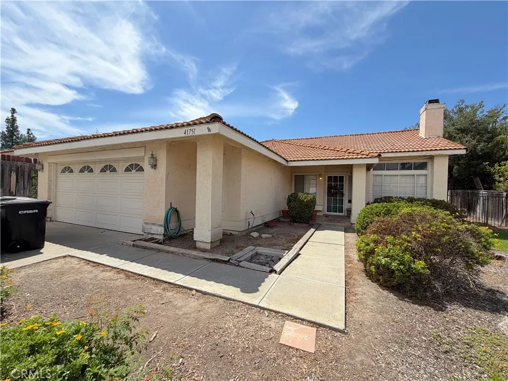 Property Photo:  41751 Gilwood Court  CA 92591 