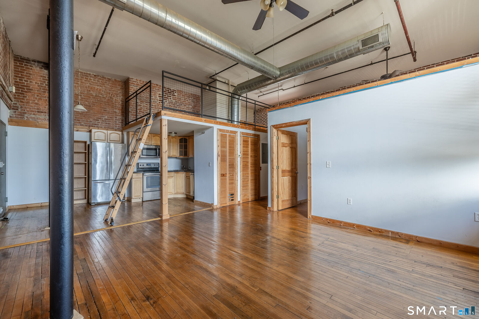 Property Photo:  325 Myrtle Avenue 1102  CT 06604 