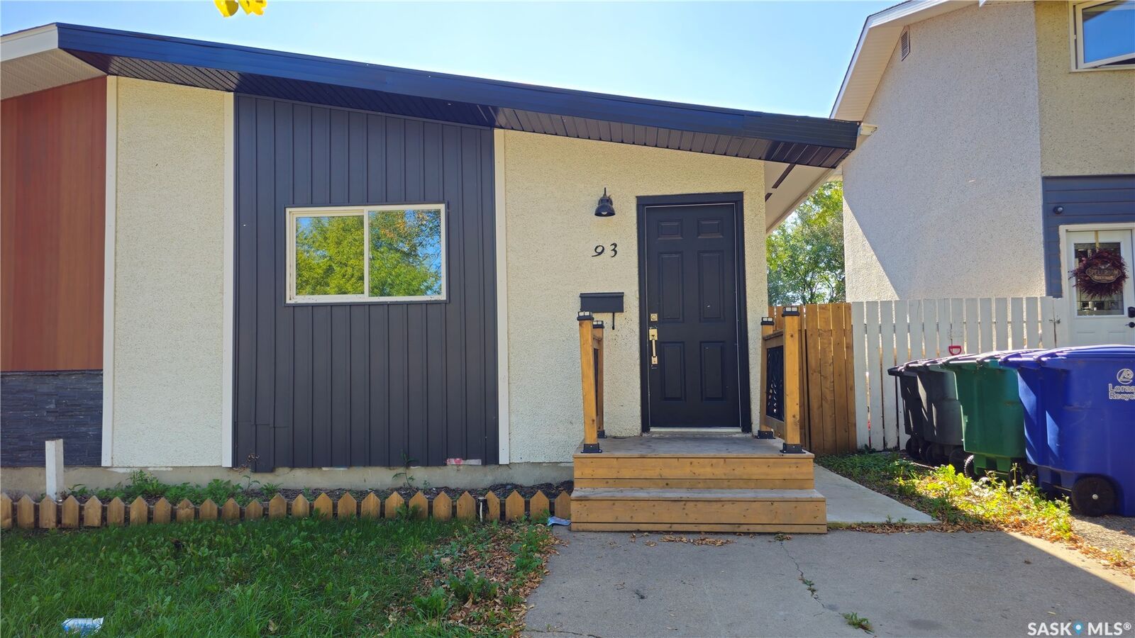 Property Photo: 93 Davidson Crescent SK S7L 4A2