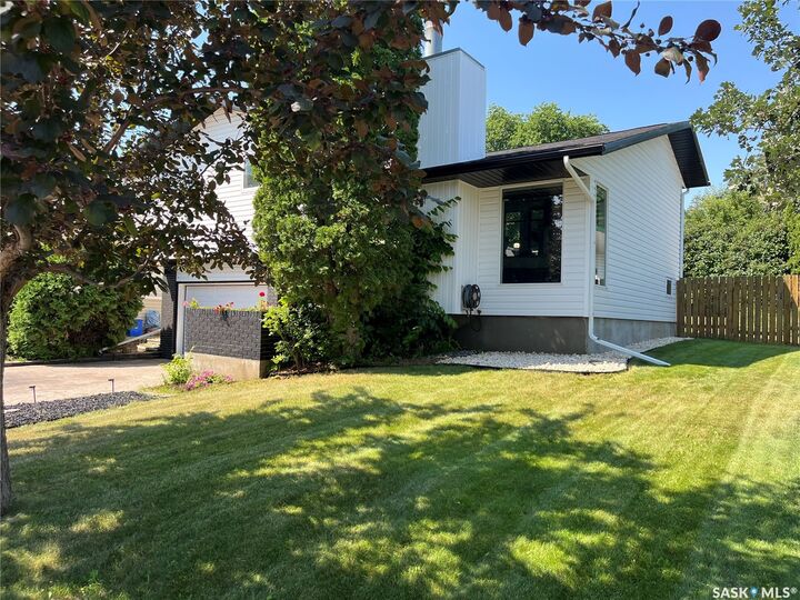 Property Photo: 526 Tobin Crescent SK S7K 4N8