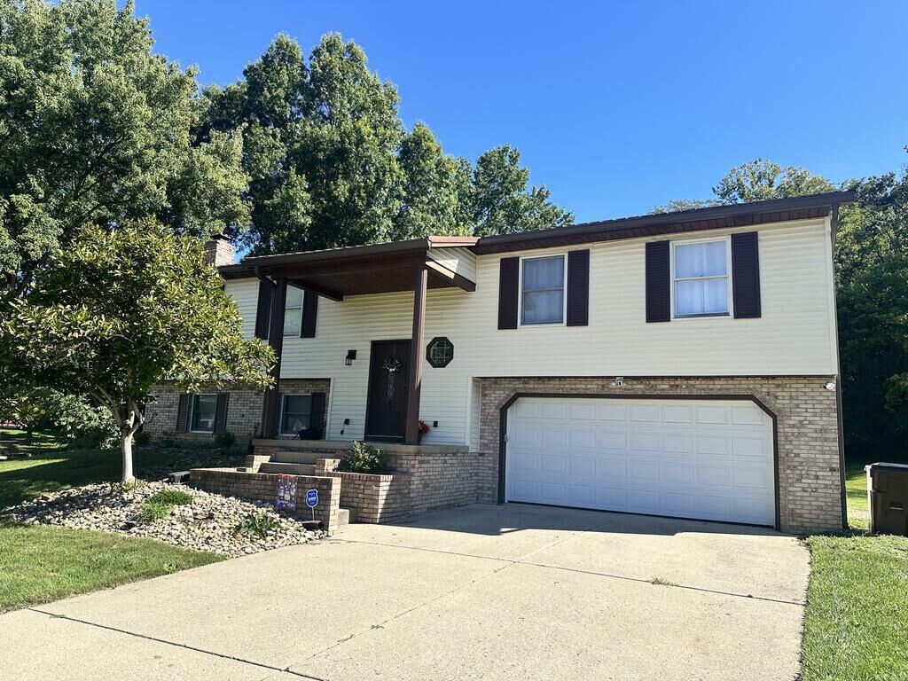 Property Photo: 117 Tanager Court OH 45601