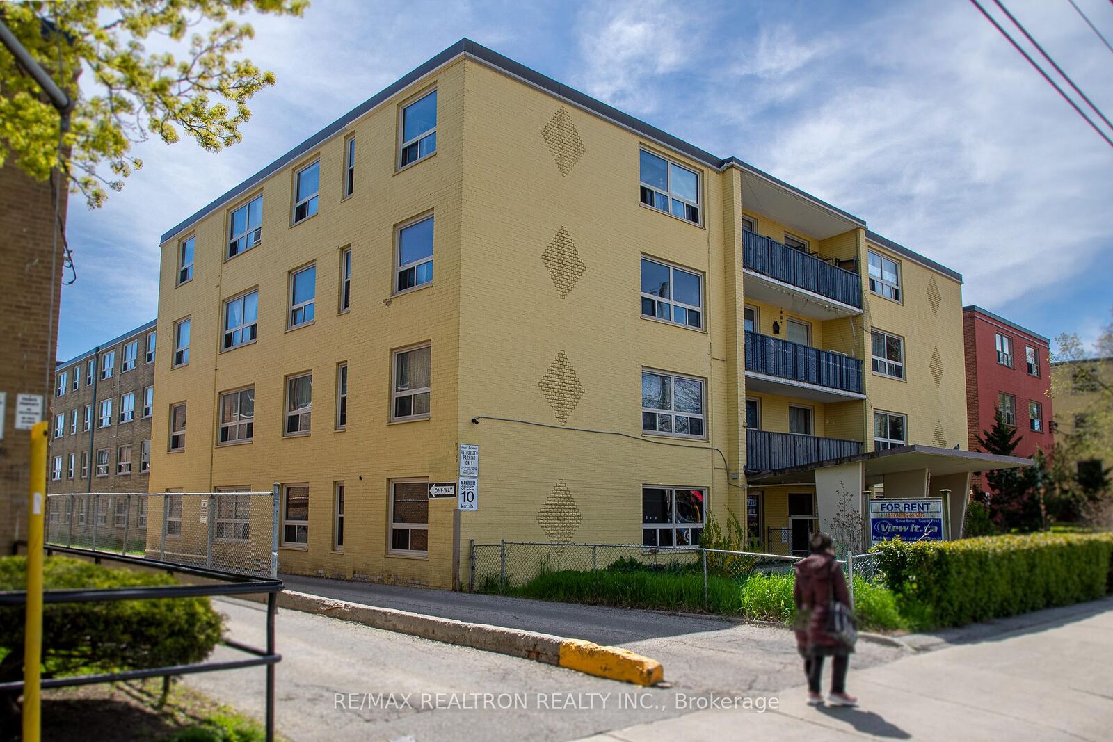 Property Photo:  2355 Lake Shore Boulevard W 303  ON M8V 1C1 