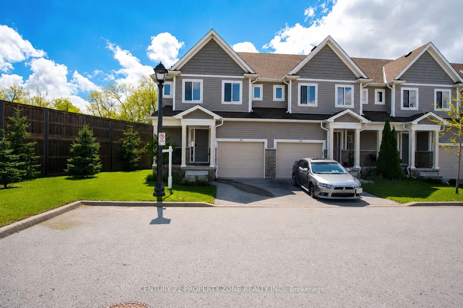 Property Photo:  60 Canterbury Drive 12  ON L2P 0E7 