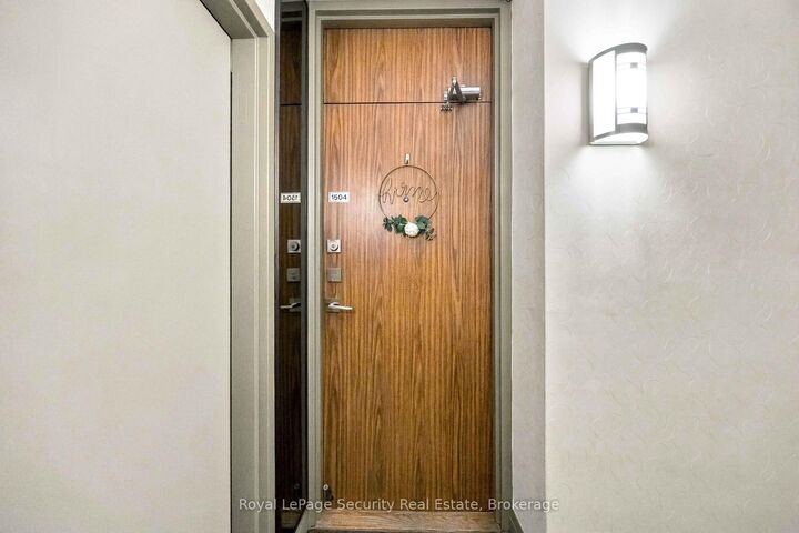 Property Photo:  250 Scarlett Road 1504  ON M6N 4X5 
