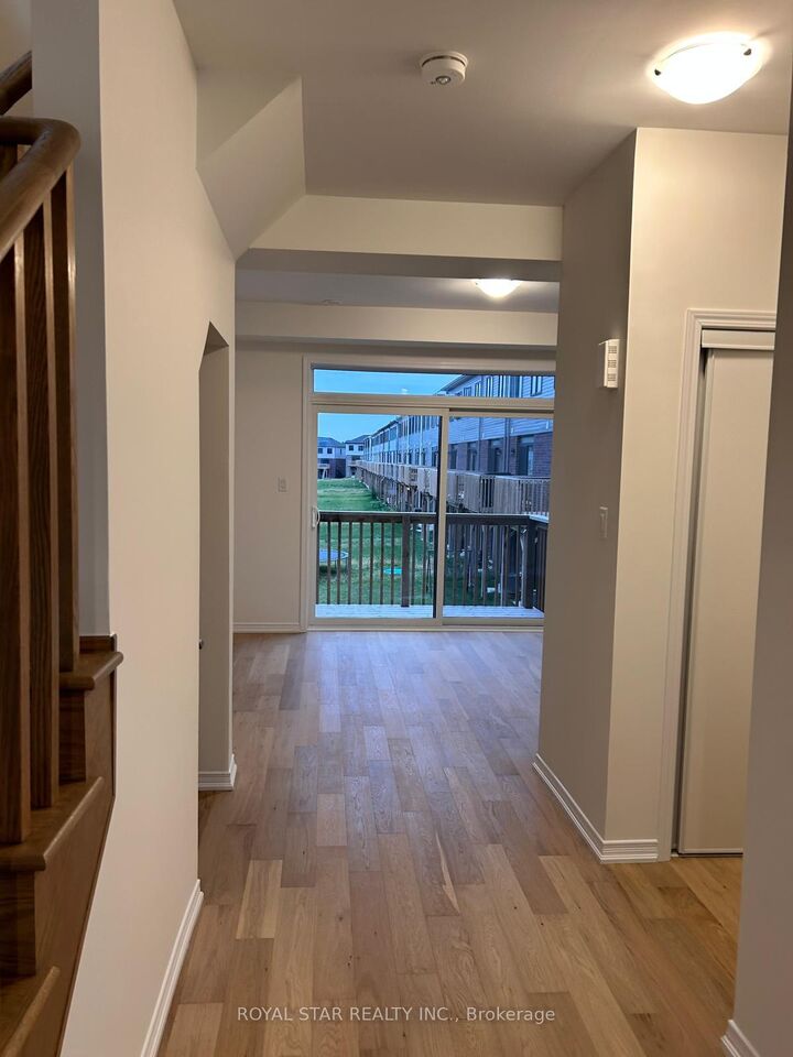 Property Photo:  8 Baskett Street  ON N3T 5L5 