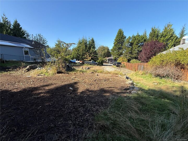 Property Photo:  224 Alder St  BC V0R 3A0 