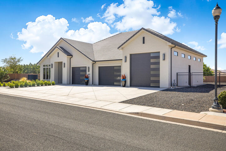 Property Photo:  2644 S 3210 E  UT 84790 