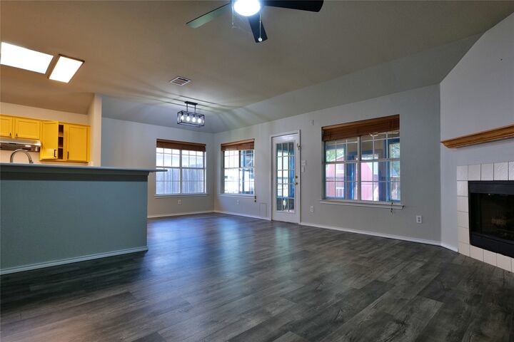Property Photo:  615 Blue Oak Circle  TX 78613 