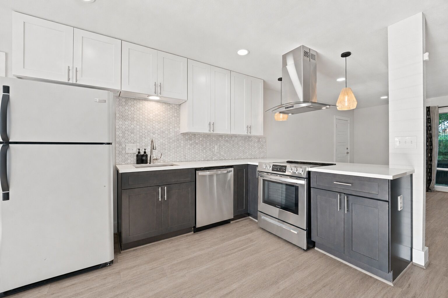 Property Photo:  5332 Balcones Drive B  TX 78731 