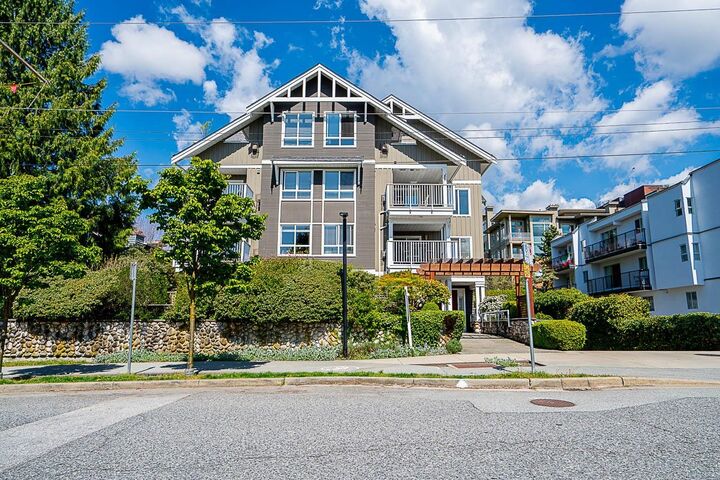 Property Photo:  128 W 21st Street 302  BC V7M 1Y9 