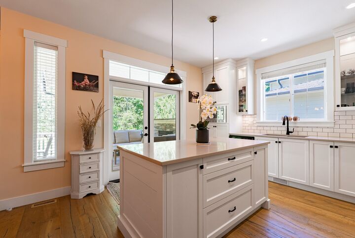 Property Photo:  43318 Creekside Circle  BC V2R 0Z4 