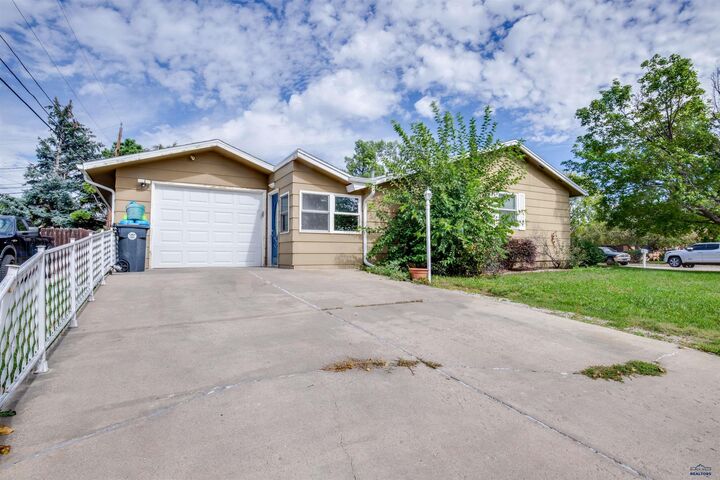 Property Photo:  1415 Minuteman Dr  SD 57701 