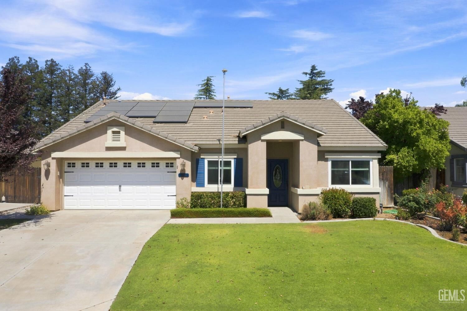 Property Photo:  10604 Victoria Falls Avenue  CA 93312 