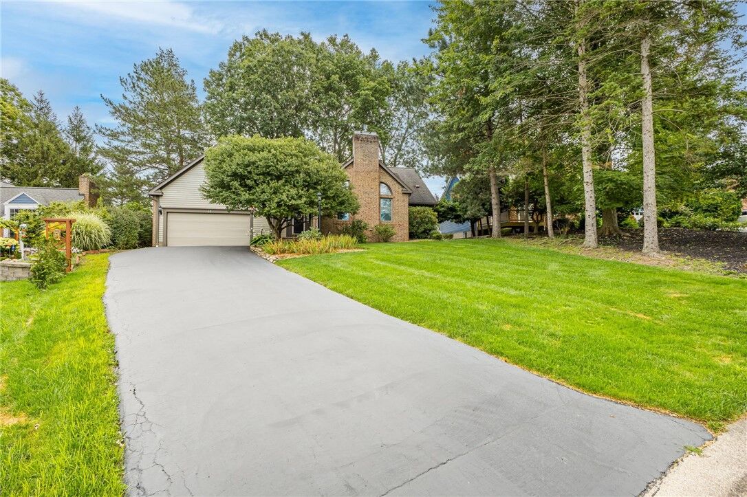 Property Photo:  46 Putting Green Lane  NY 14526 