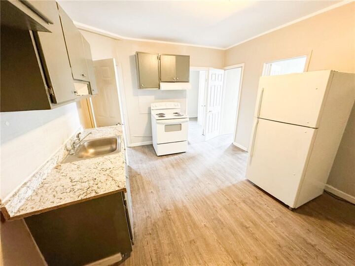 Property Photo:  565 Christopher Avenue 2  NY 11212 