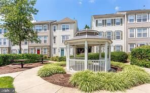 Property Photo:  21813 Jarvis Square 21813  VA 20147 
