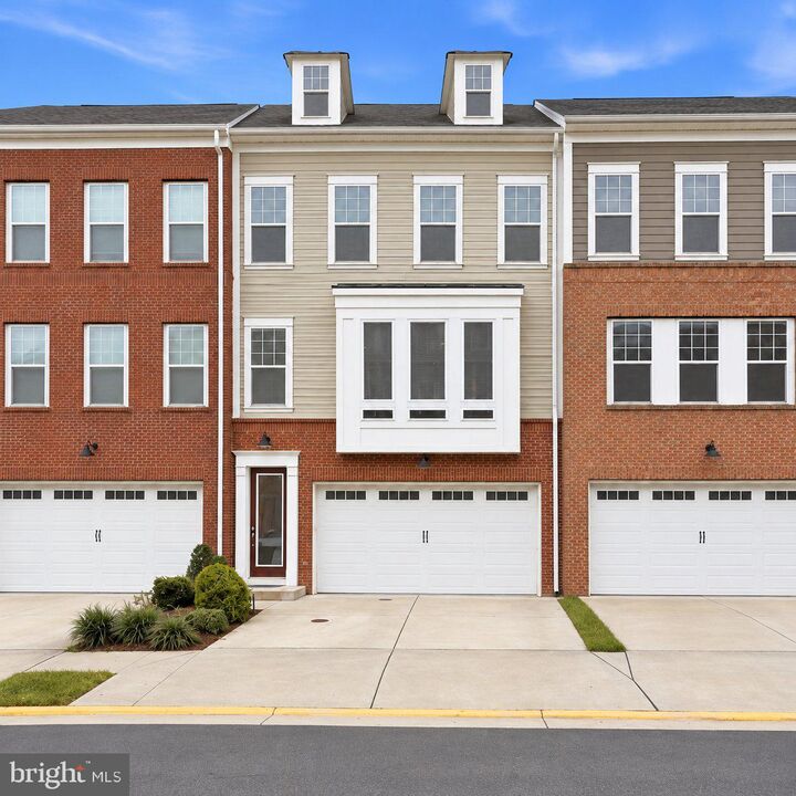 Property Photo: 19309 Brookwater Terrace VA 20175