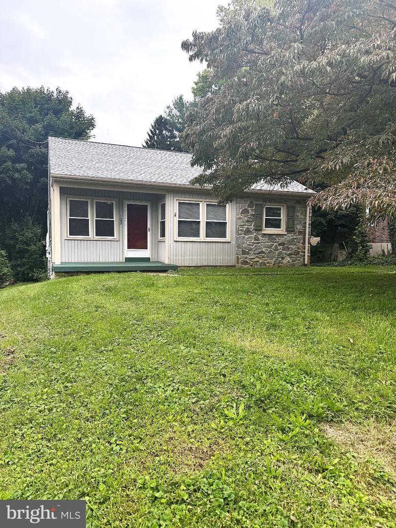 Property Photo:  122 Elizabeth Street  PA 17551 