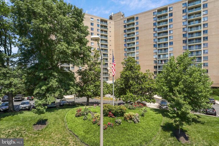 Property Photo:  501 Slaters Lane 713  VA 22314 