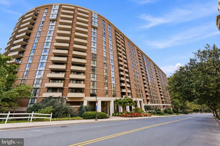 Property Photo: 4620 N Park Avenue 1601W MD 20815