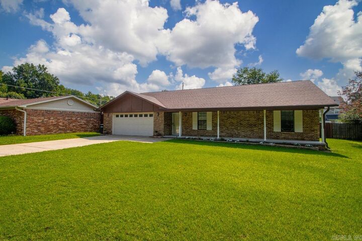 Property Photo: 101 Crossbow Ct AR 72120