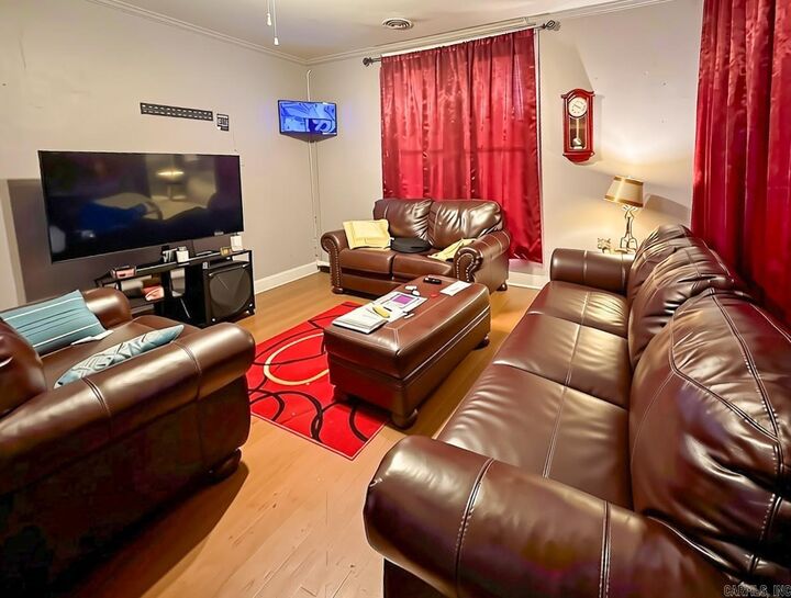 Property Photo:  404 E Johnson Avenue  AR 72370-2749 