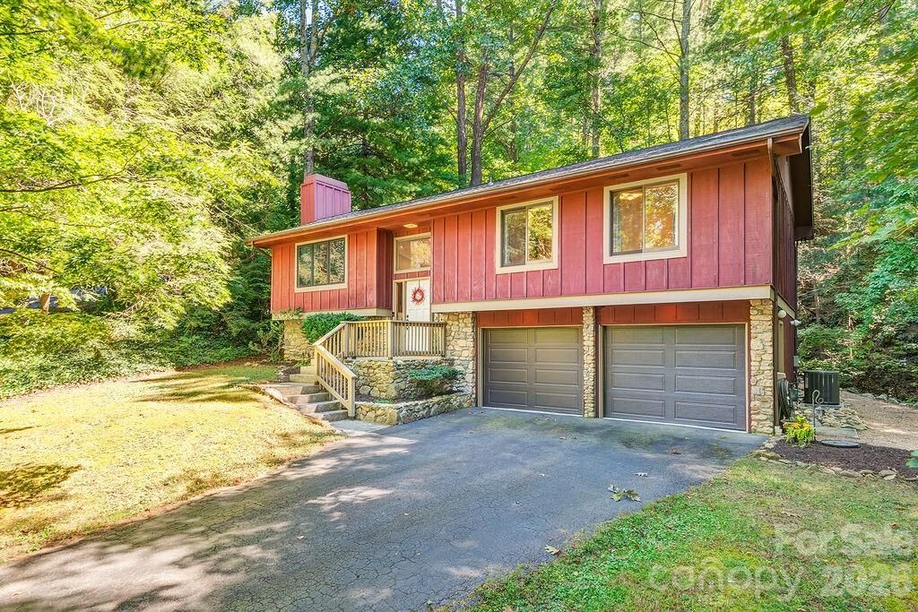 Property Photo:  5 Brook Terrace  NC 28805 