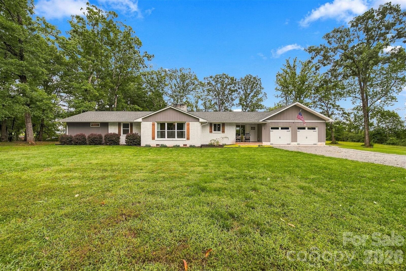 Property Photo:  118 Chestnut Oak Road  NC 28689 