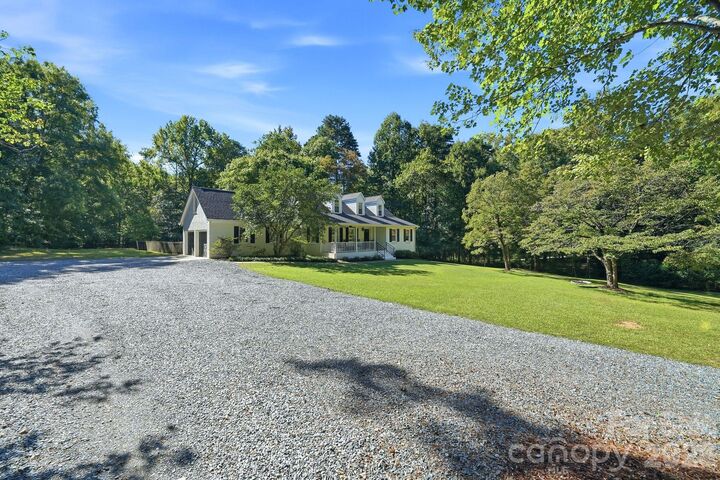 Property Photo: 908 Chambwood Road NC 28110