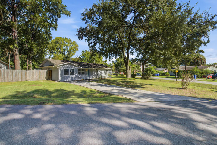 Property Photo: 1021 Locksley Drive SC 29407
