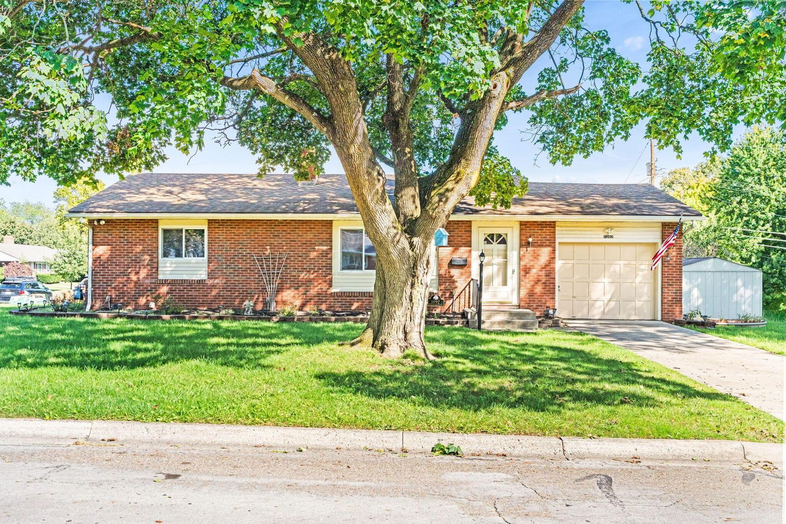 Property Photo:  1092 Havendale Drive  OH 43220 