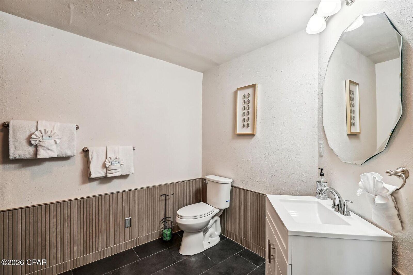 Property Photo: 2340 Grand Oaks Lane FL 32408
