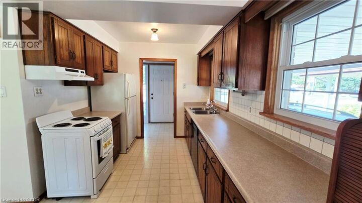 Property Photo:  627 Krug Street  ON N2B 1L9 