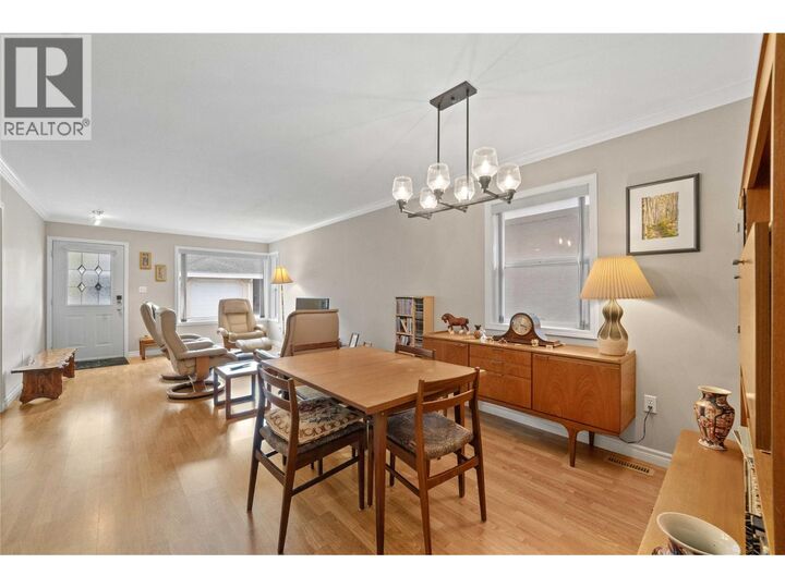 Property Photo:  51 8 Avenue Southwest 10  BC V1E 3L9 