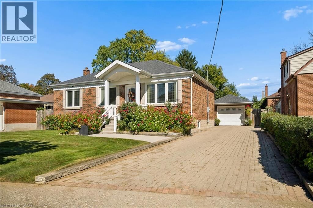 Property Photo:  56 Suffolk Avenue  ON N2B 1H5 