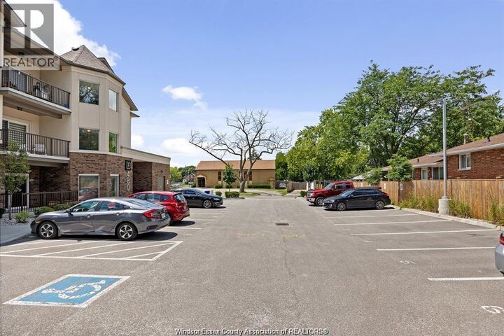 Property Photo:  480 Fairview Boulevard 101  ON N8S 2E2 