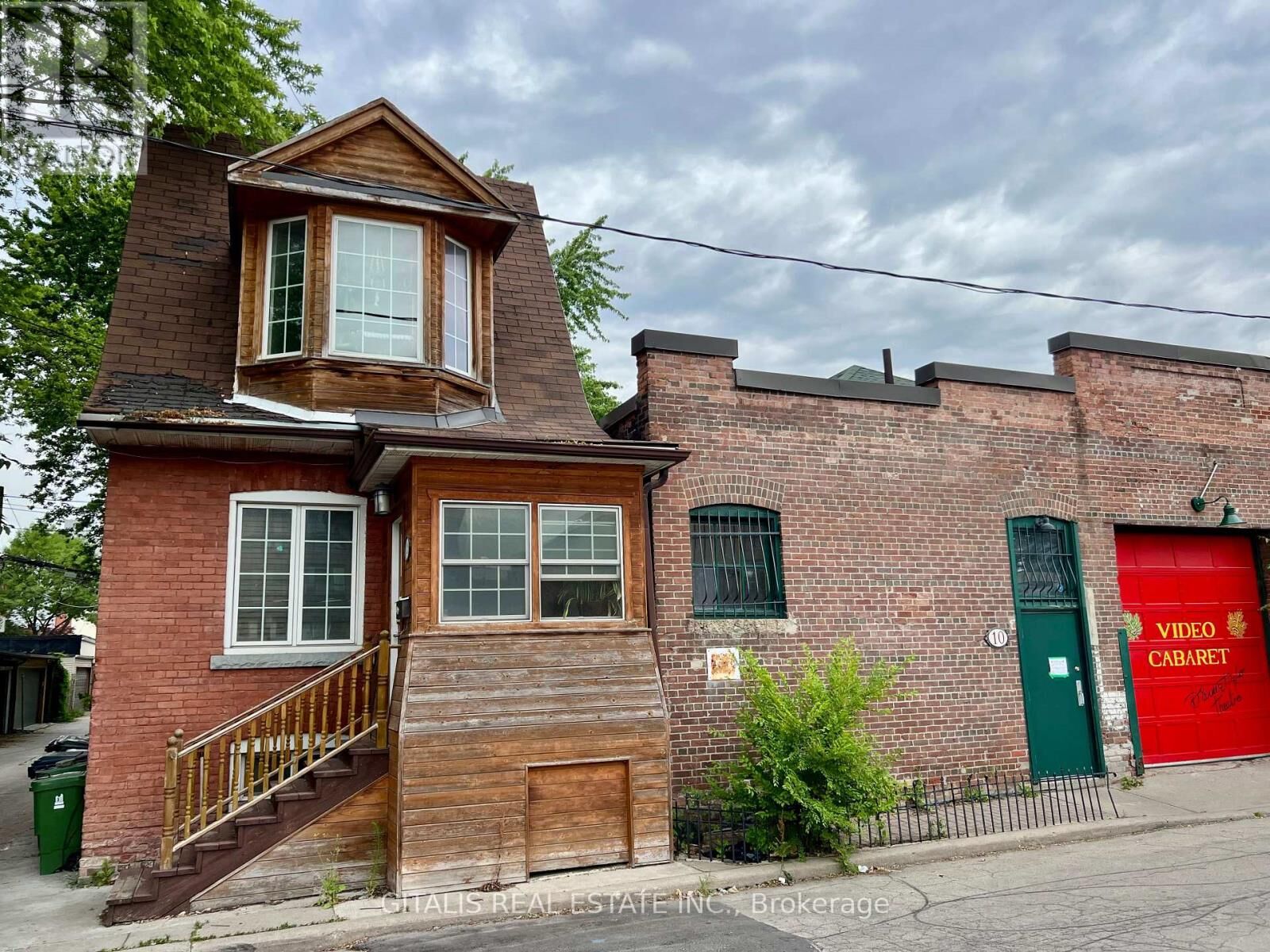 Property Photo:  2 Busy Street 2  ON M4M 1N8 