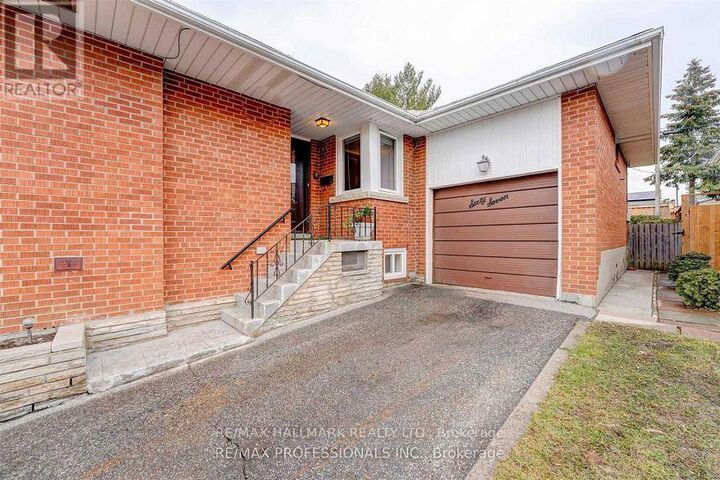 Property Photo:  67 Saskatoon Drive Lower  ON M9P 2G1 