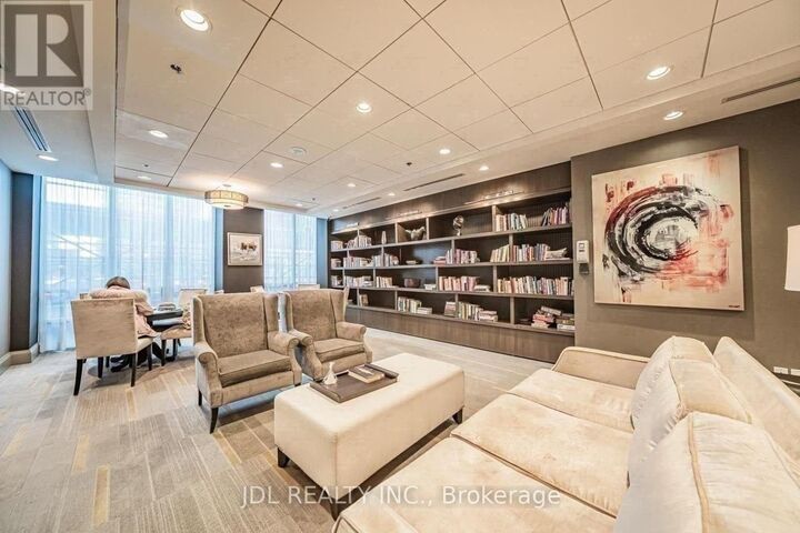 Property Photo:  825 Church Street 609  ON M4W 3Z4 