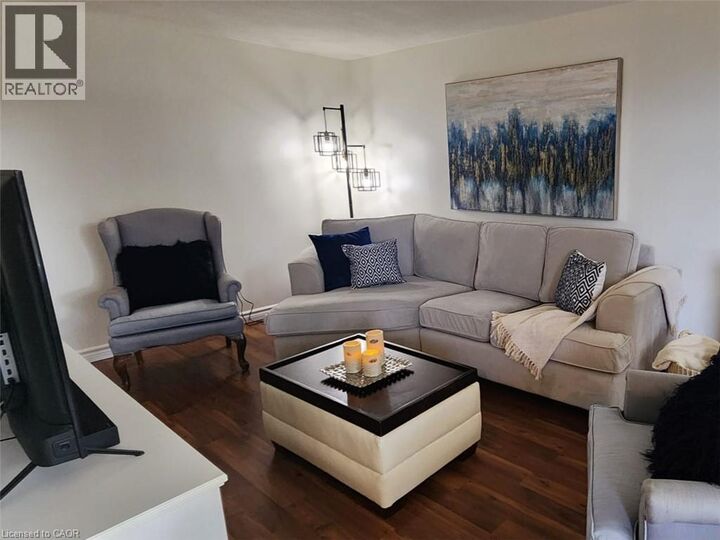 Property Photo:  30 Avalon Place 212  ON N2M 4N6 