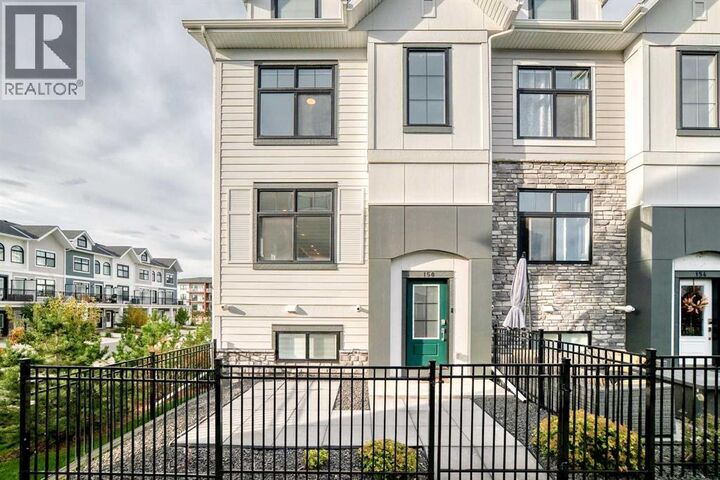 Property Photo: 150 Les Jardins Park Southeast AB T2C 5V3