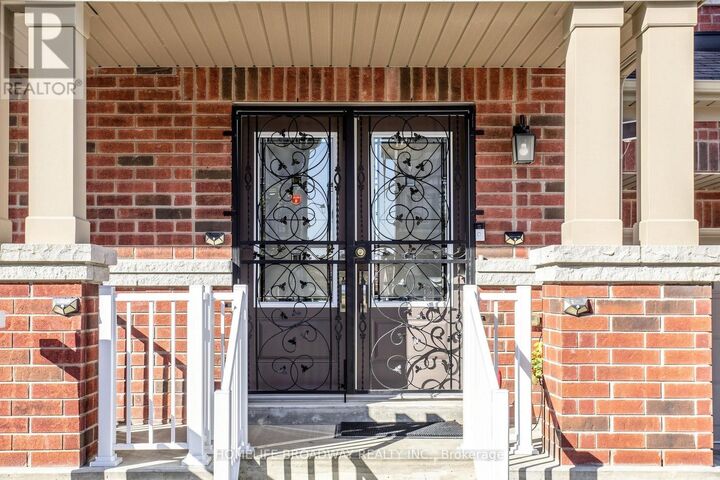 Property Photo:  112 Ness Drive  ON L4S 0K7 