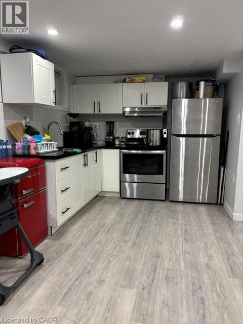 Property Photo:  129 Parkdale Avenue South B  ON L8K 6K4 
